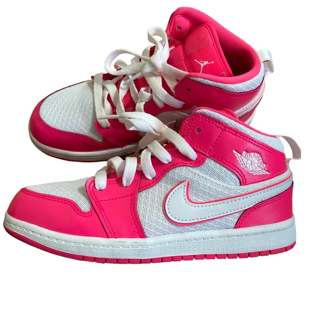 Nike shoes!!
